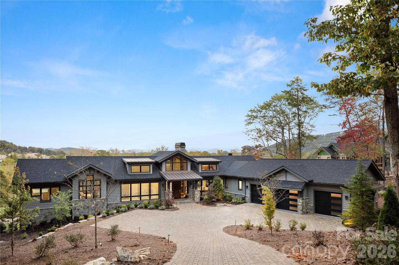 558 Walnut Valley Pkwy., Arden, NC 28870