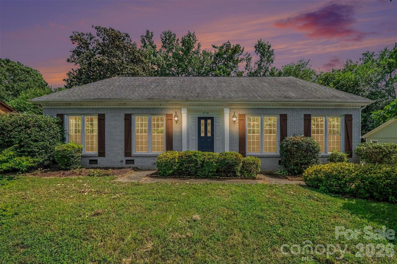 5734 Faulconbridge Rd., Charlotte, NC 28227