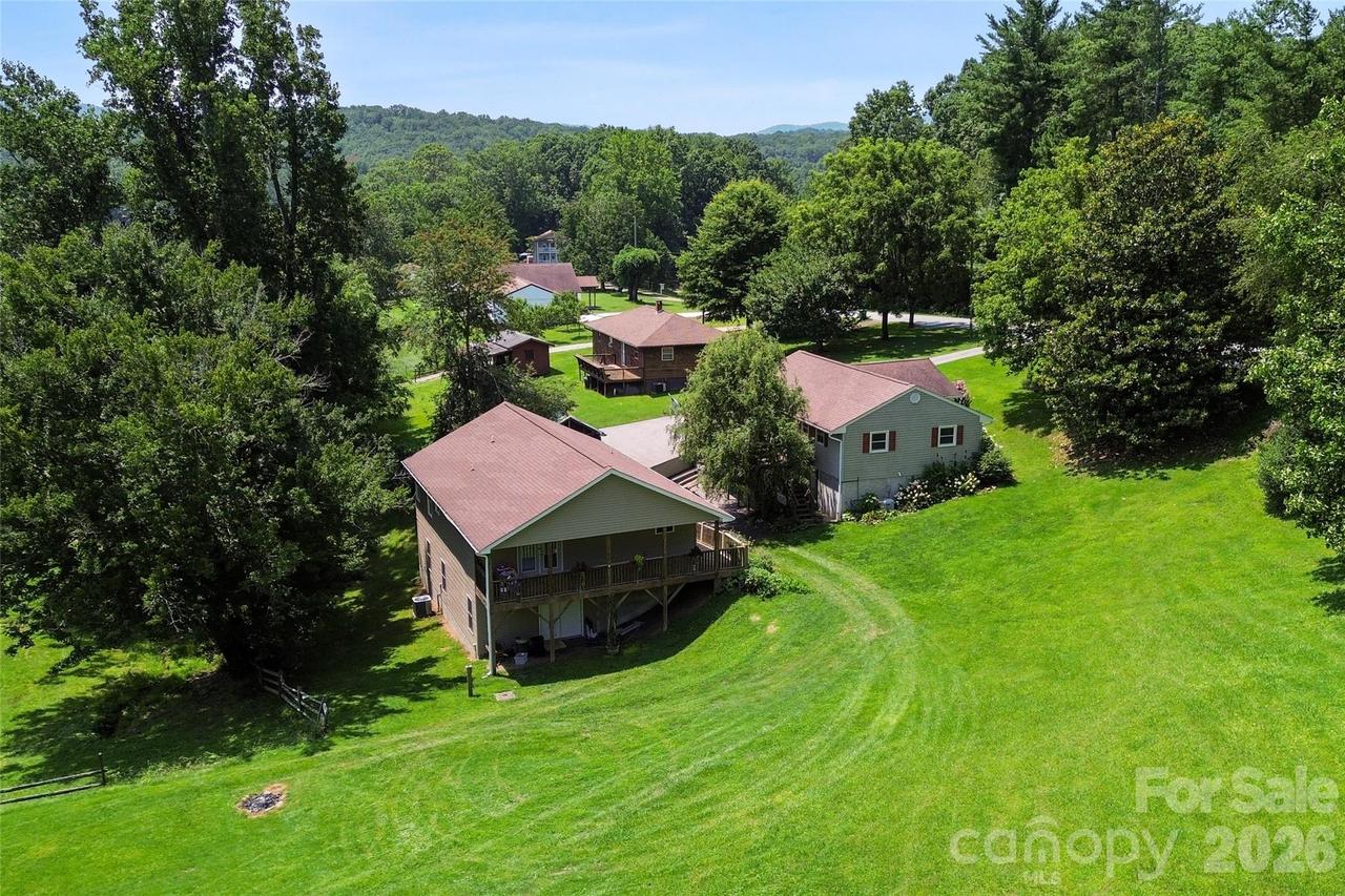 611 Pole Creasman Rd., Asheville, NC 28806