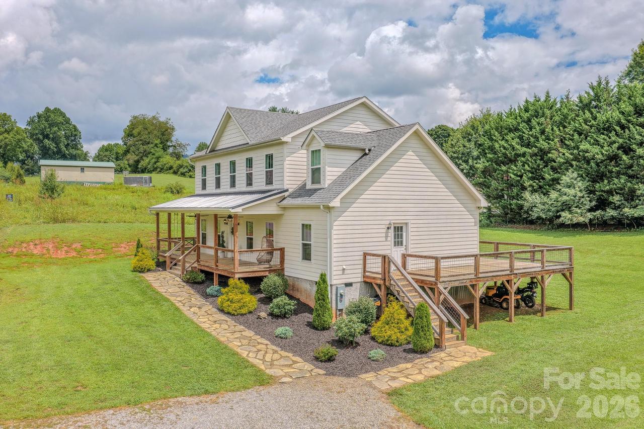 160 Ridge View Dr., Clyde, NC 28721