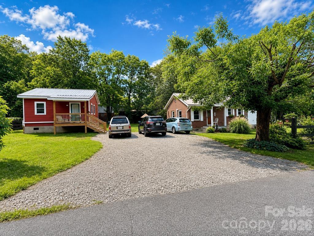 27 Bartlett St., Sylva, NC 28779