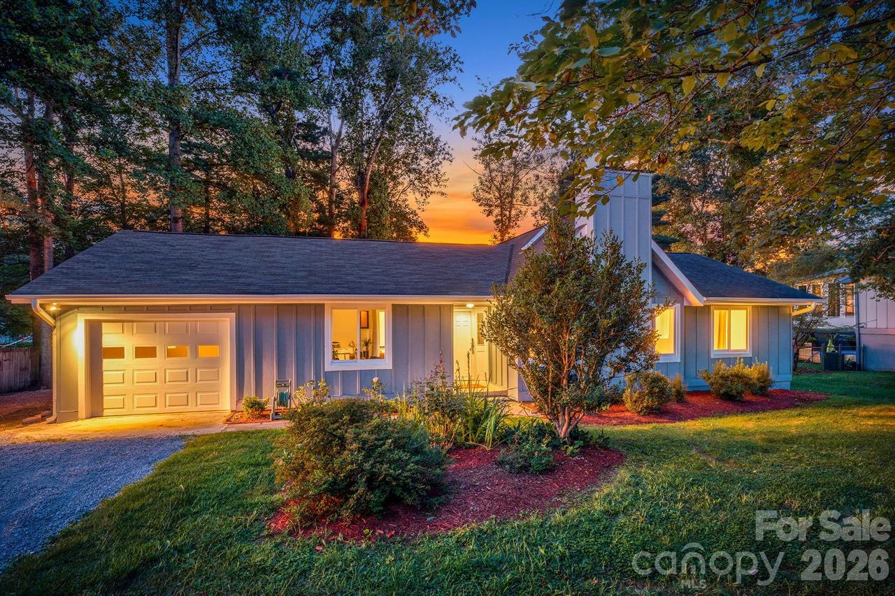 35 Golden Oaks Ln., Fletcher, NC 28732