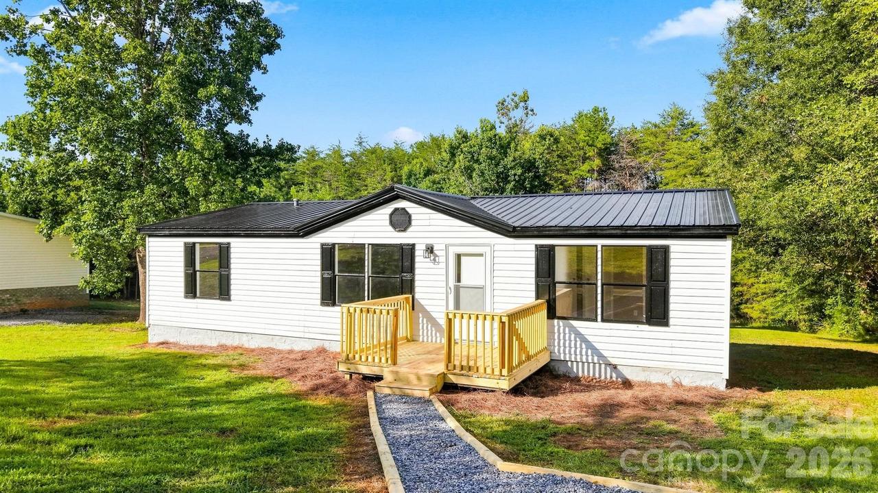 2596 1st Ave., Catawba, NC 28609