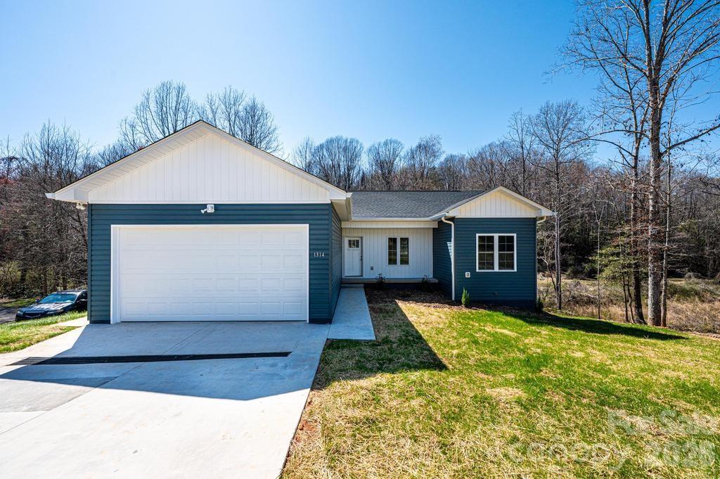 1314 39th Street Cir., Hickory, NC 28602