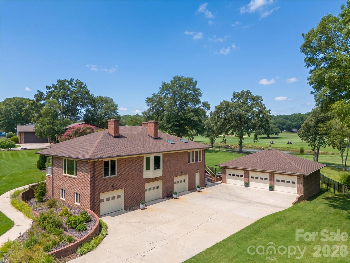 1419 Stoneyridge Dr., Charlotte, NC 28214