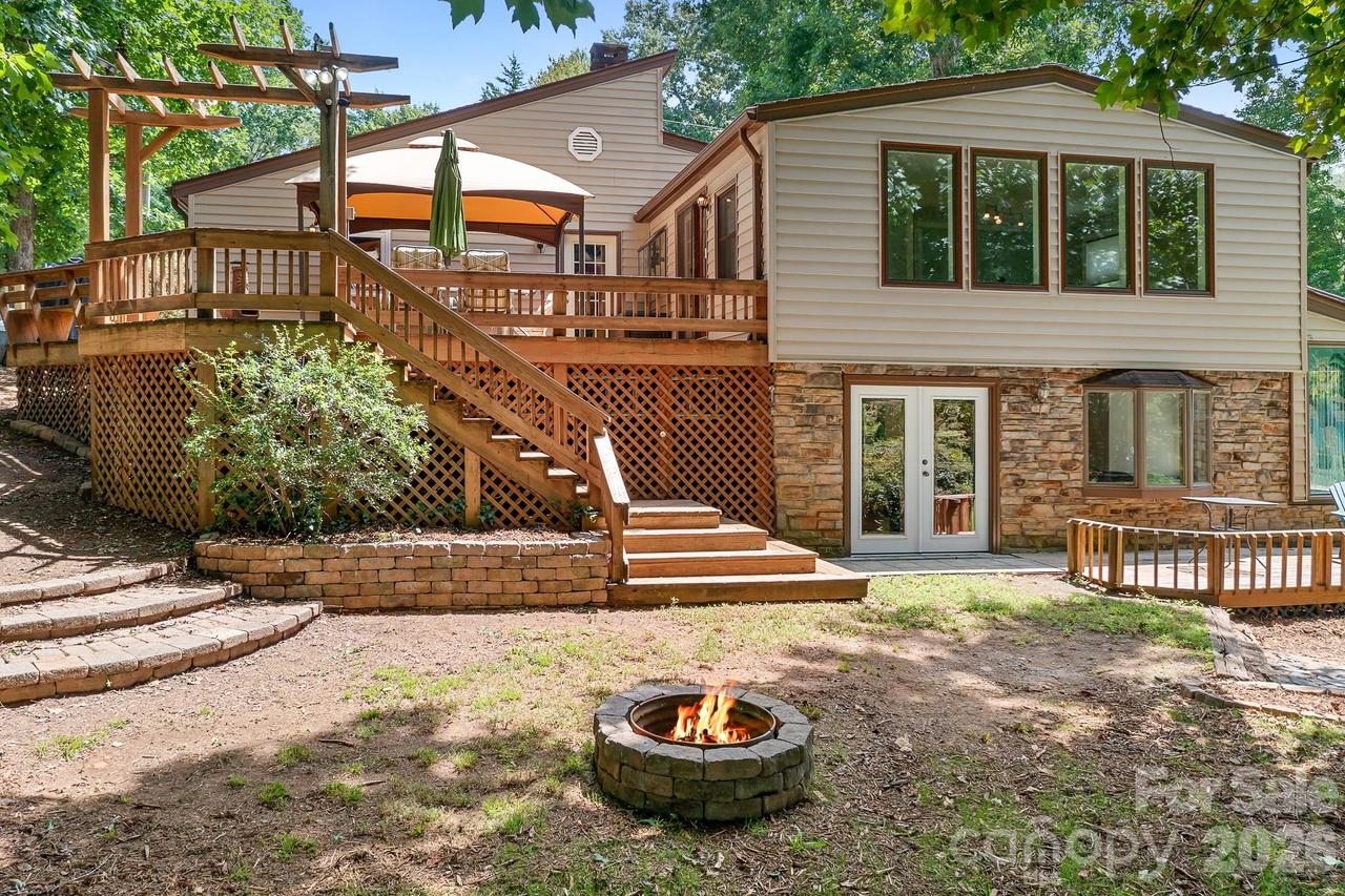 7224 Right Angle St., Sherrills Ford, NC 28673