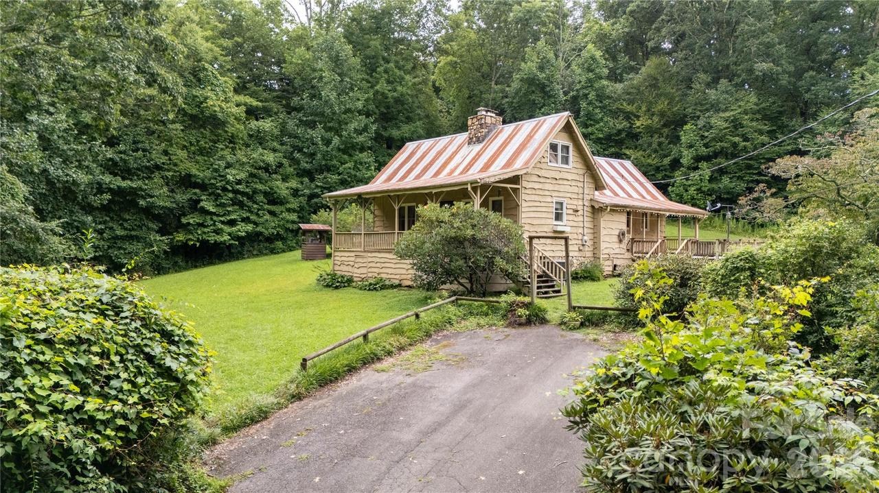 2027 Stamey Branch Rd., Newland, NC 28657