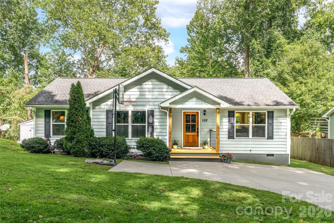 102 Iris St., Asheville, NC 28803