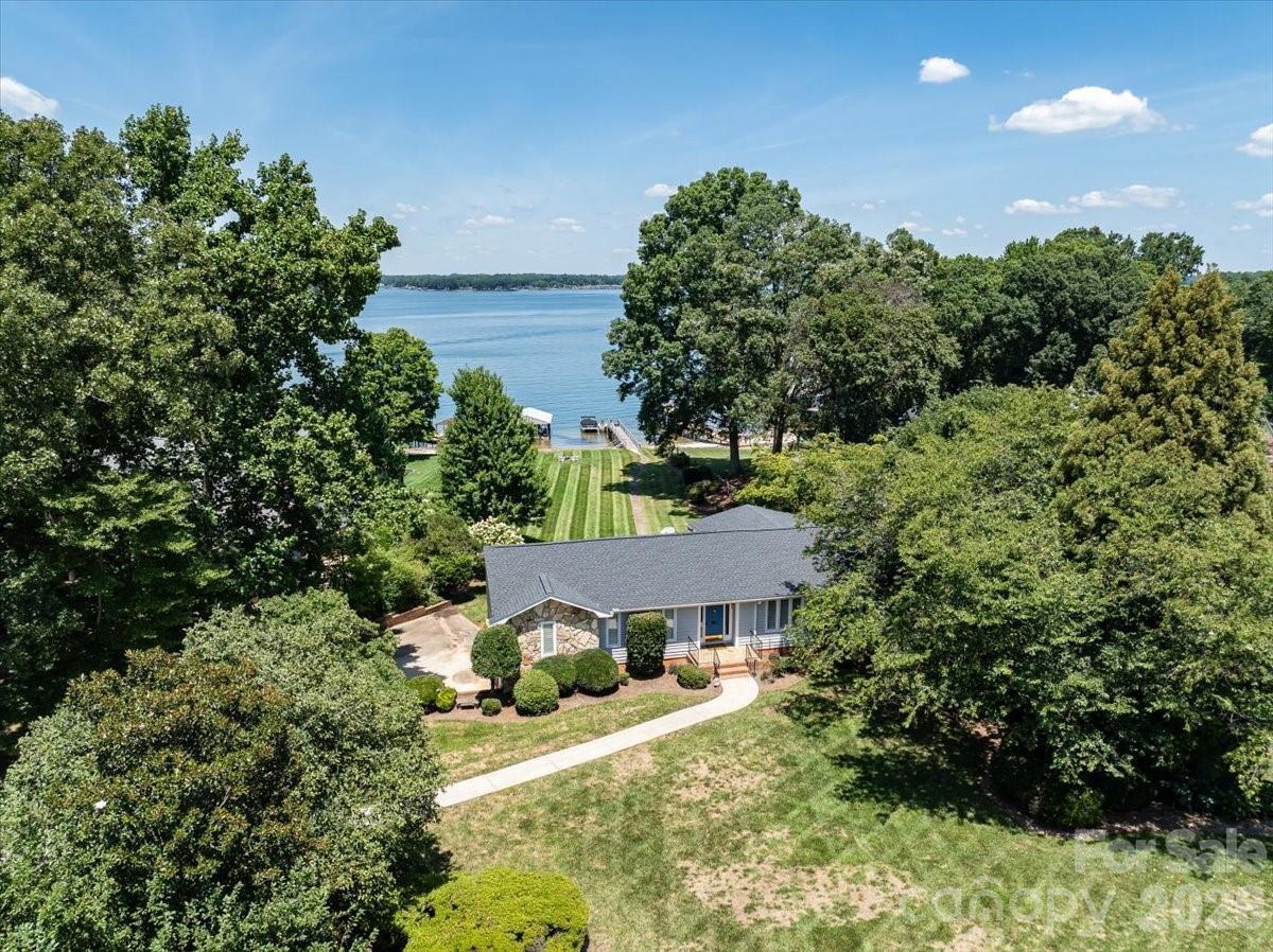 118 Teakwood Ln., Mooresville, NC 28117