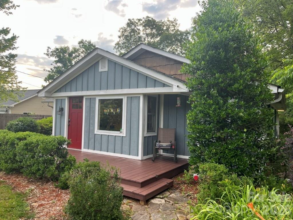 325 Ewbank Rd., Etowah, NC 28729