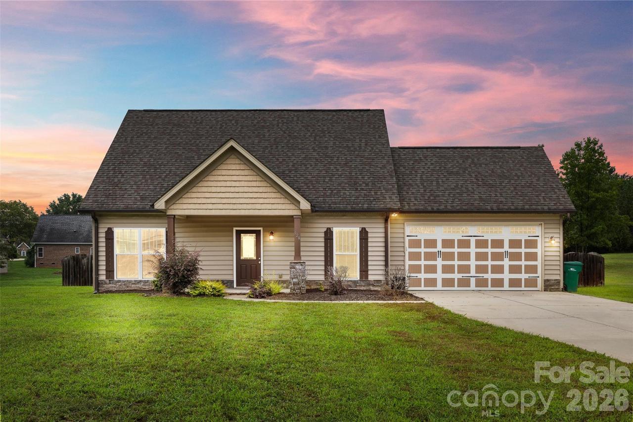 926 Hathcock Glen Dr., Oakboro, NC 28129