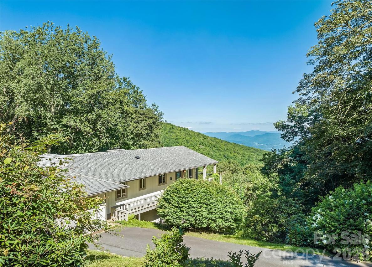 75 Briarwood Ln., Maggie Valley, NC 28751