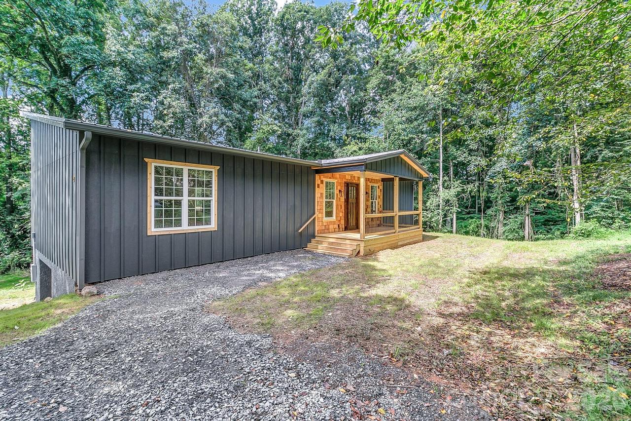 19 Green Valley Rd., Asheville, NC 28806