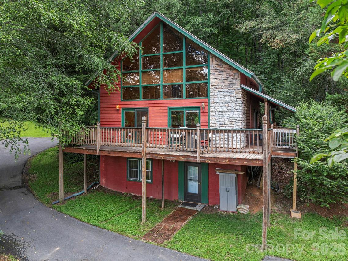 215 Hall Top Rd., Waynesville, NC 28786