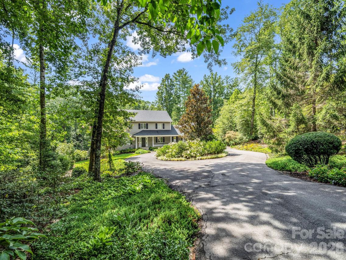 15 Ravenwood Dr., Fletcher, NC 28732