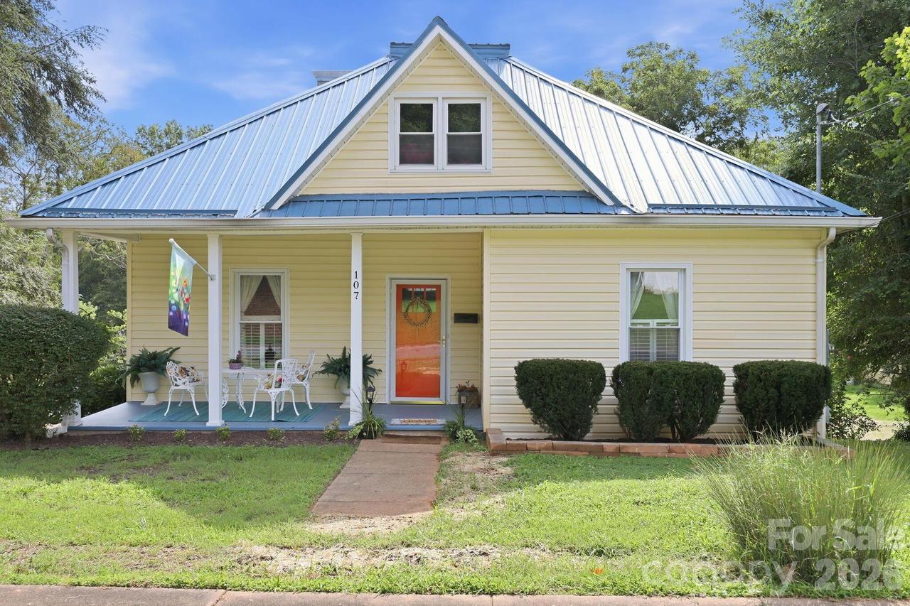 107 Burkemont Ave., Morganton, NC 28655