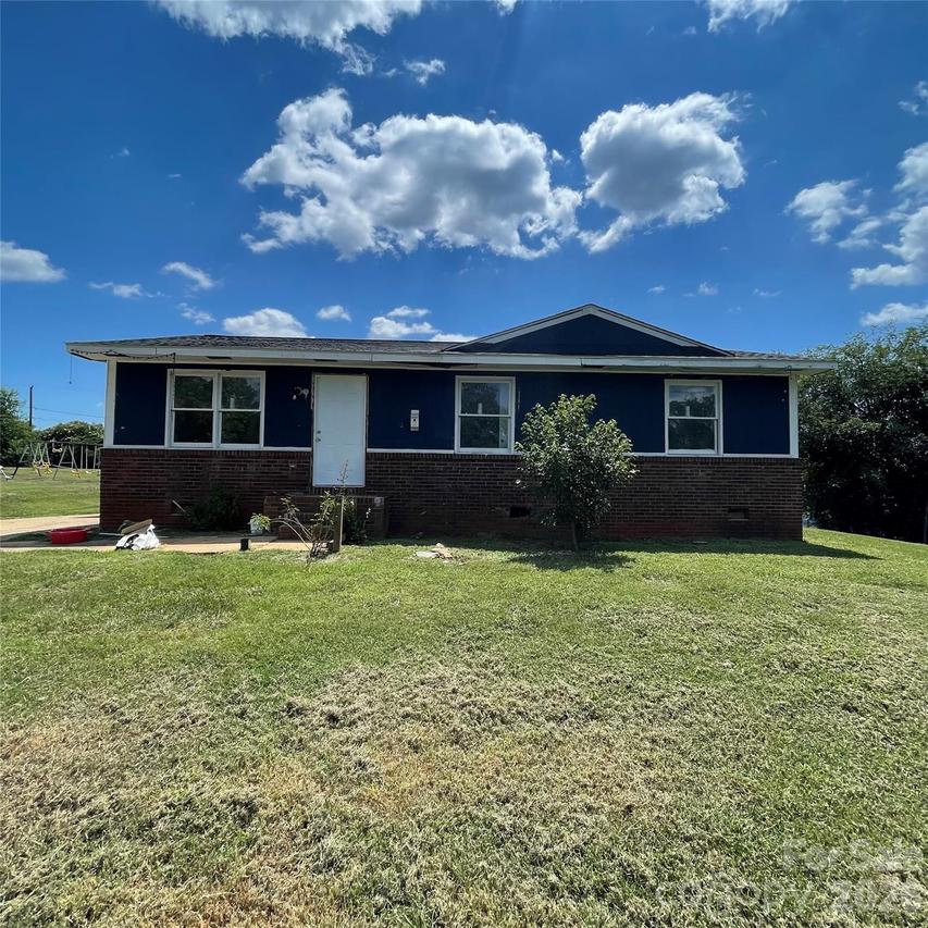 248 Woodside Dr., Forest City, NC 28043