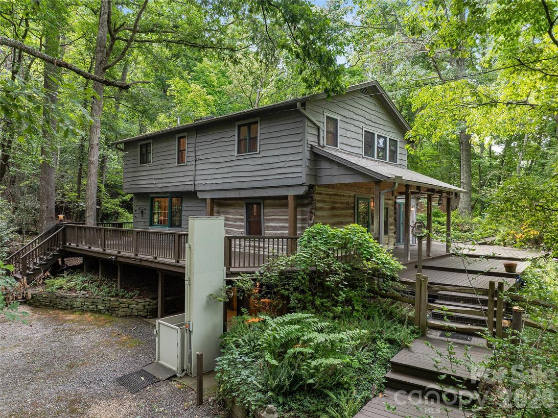 117 Woods View Tr., Fairview, NC 28730