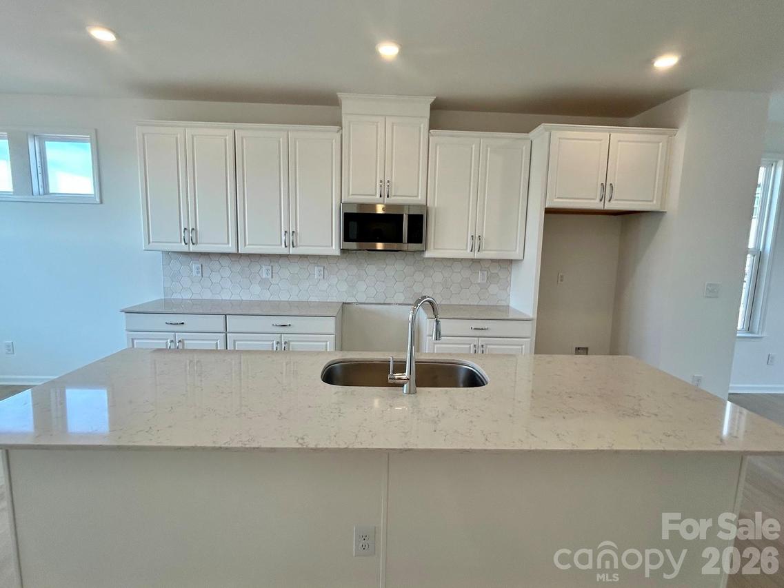2137 Hawksworth Ln., Charlotte, NC 28262