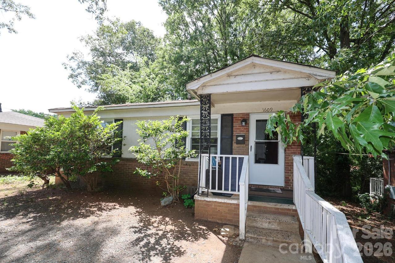 1609 Maribel Ave., Charlotte, NC 28216