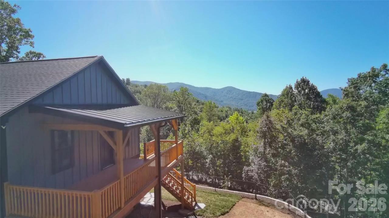 9 Nellie Bell Ln., Swannanoa, NC 28778