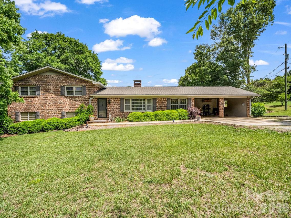 72 Mcentire Rd., Tryon, NC 28782