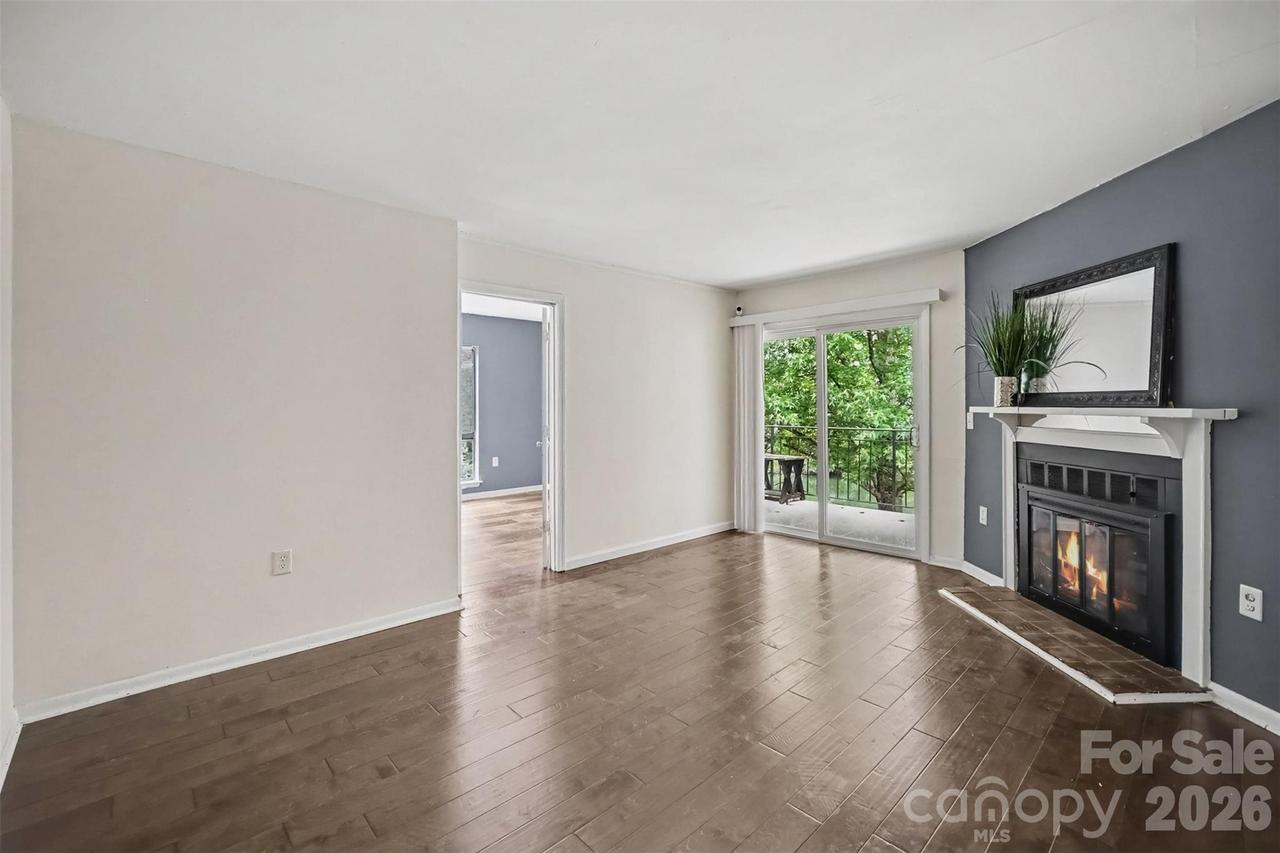 4902 Spring Lake Dr. #E, Charlotte, NC 28212