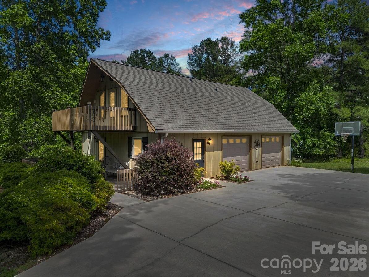 90 Mcentire Rd., Tryon, NC 28782