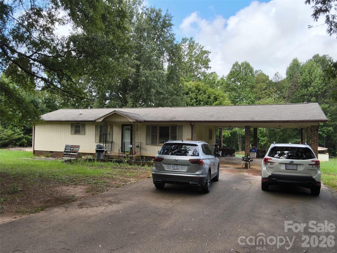 1981 Mollys Backbone Rd., Sherrills Ford, NC 28673