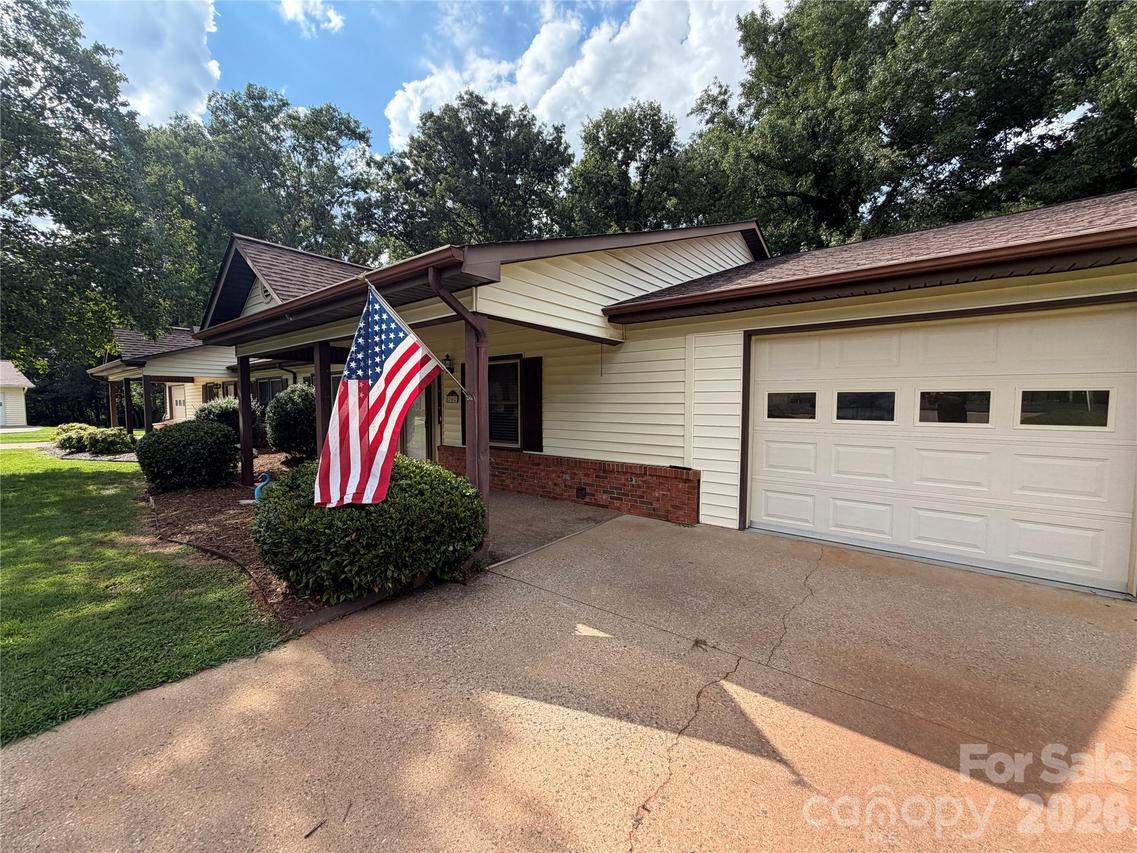 242 Eastwood Village Dr., Bostic, NC 28018