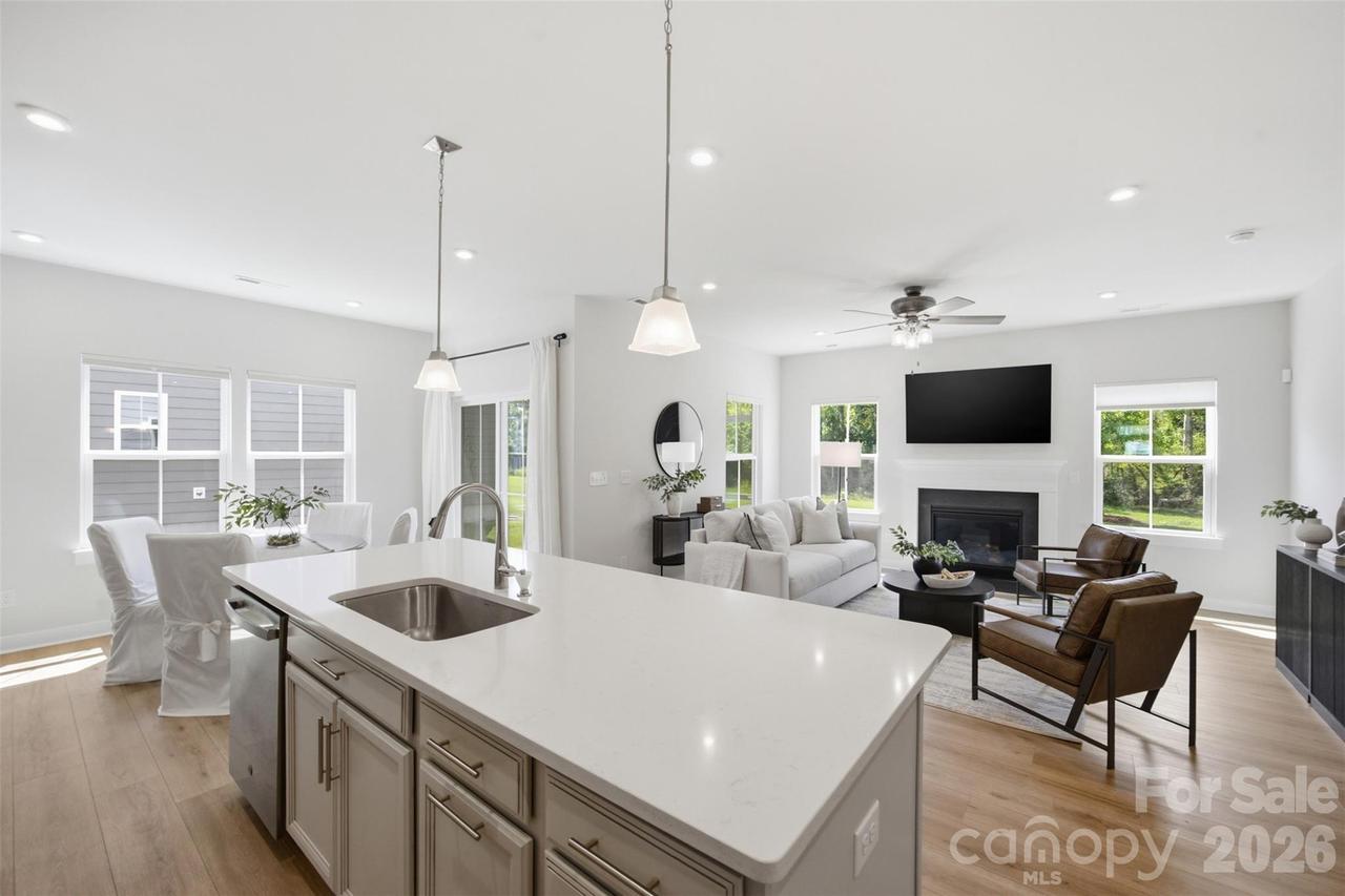 6428 Cambridge Dr., Harrisburg, NC 28075