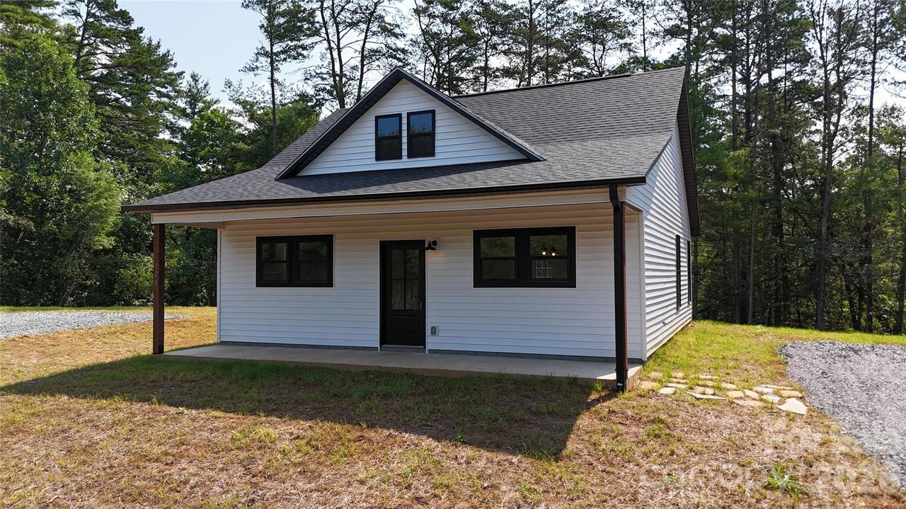 120 Dog Star Ln., Alexander, NC 28701
