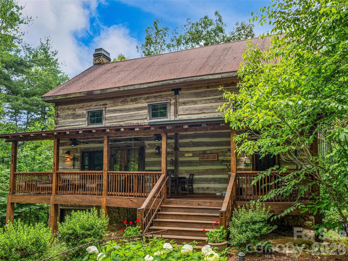 69 Dogwood Branch Rd., Zirconia, NC 28790