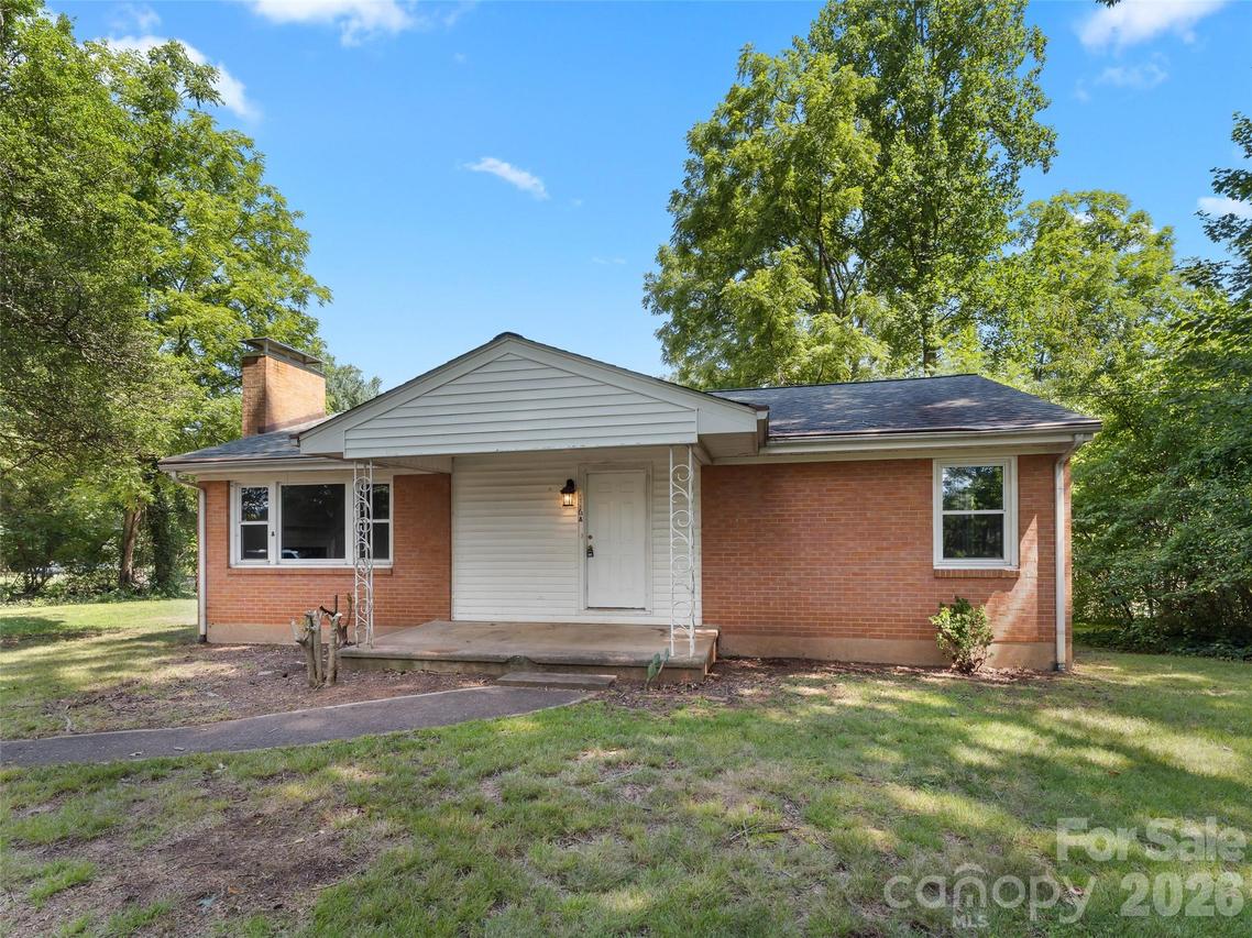 116 Candler School Rd., Candler, NC 28715