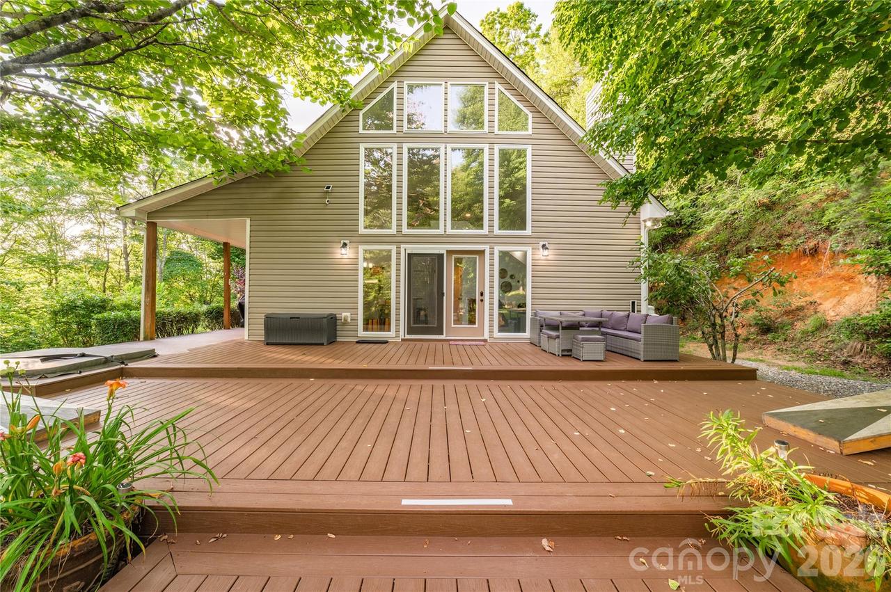 67 Hummingbird Hill Rd., Franklin, NC 28734