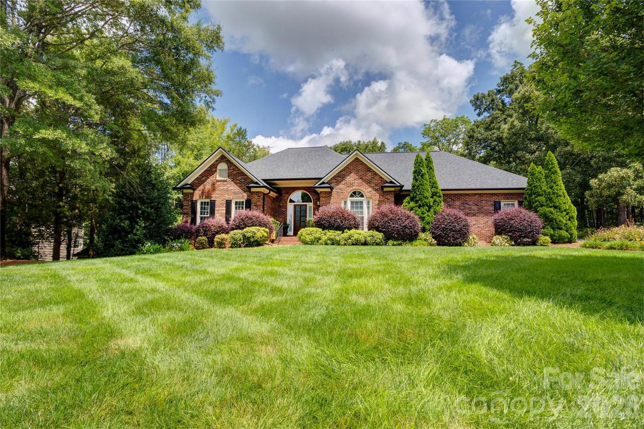 1152 N Windsor Dr., Kannapolis, NC 28081