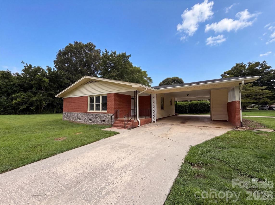 1951 Taylor Dr., Gastonia, NC 28052
