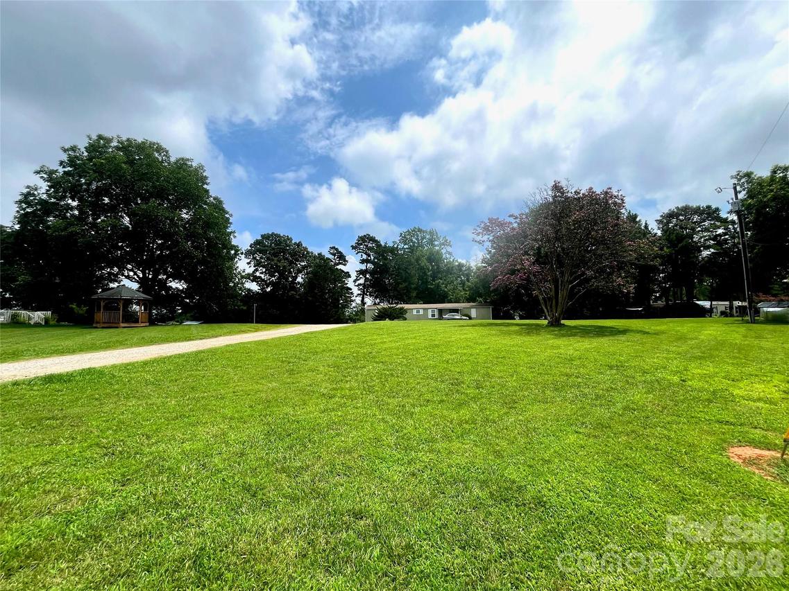 109 Ray Dawn Ln., Mooresville, NC 28117