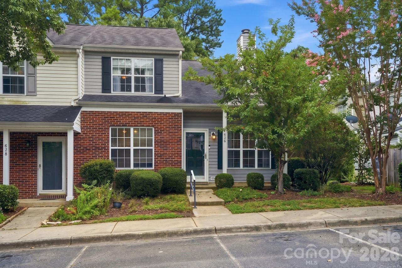 636 Emerald Cove Dr., Charlotte, NC 28262
