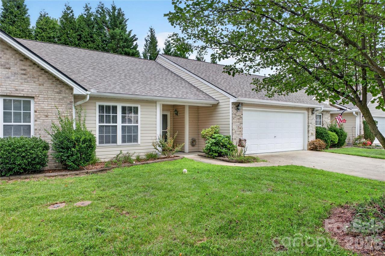123 Lanceford Cir., Fletcher, NC 28732