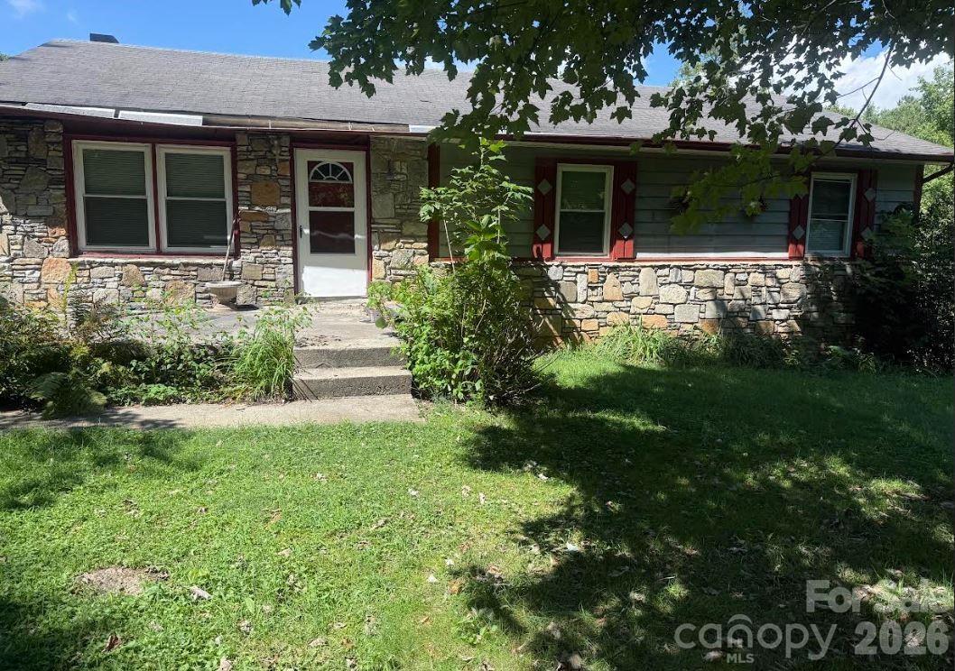 107 Flat Creek Dr., Lake Toxaway, NC 28747
