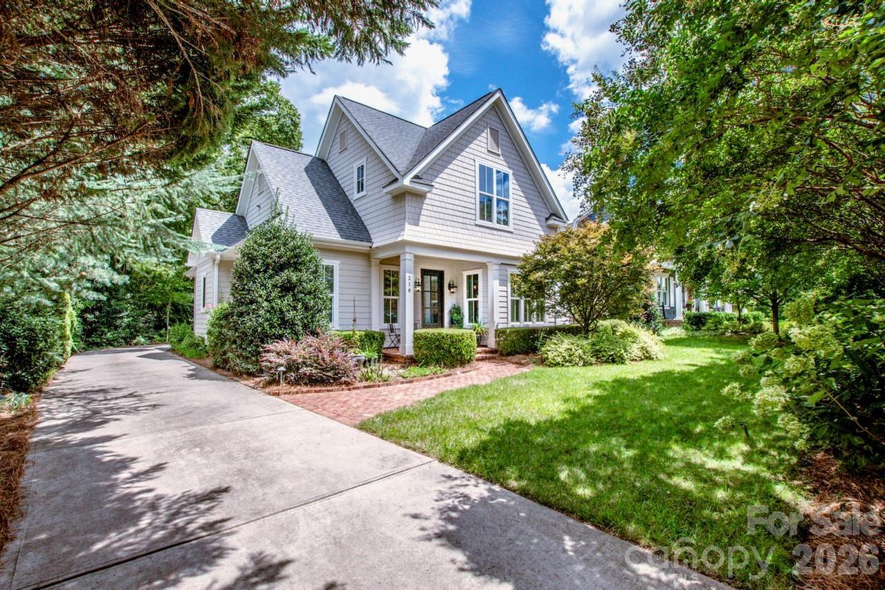 216 Catawba Ave., Davidson, NC 28036