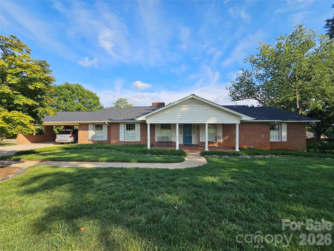 524 Country Club Cir., Shelby, NC 28150
