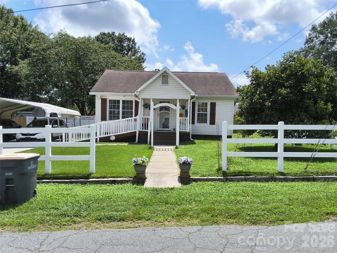 1200 Woodlawn St., Kannapolis, NC 28083