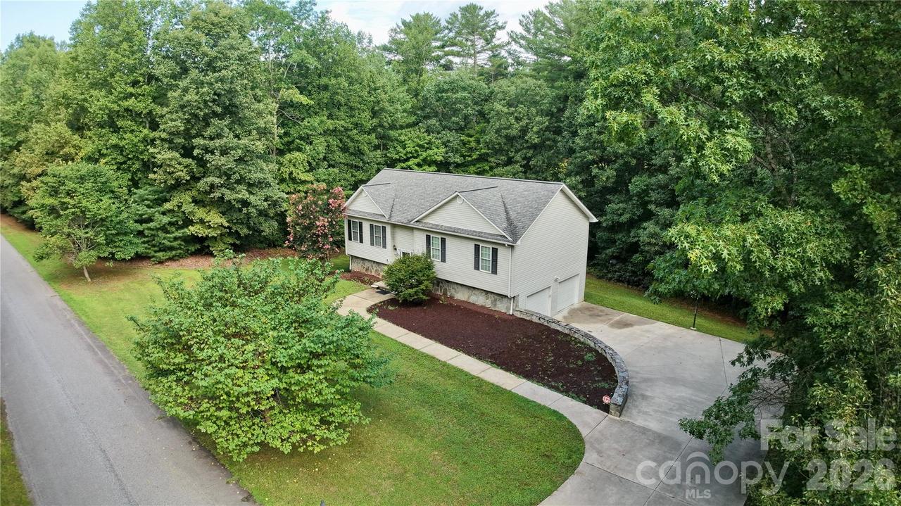 2031 Cam Dr., Morganton, NC 28655