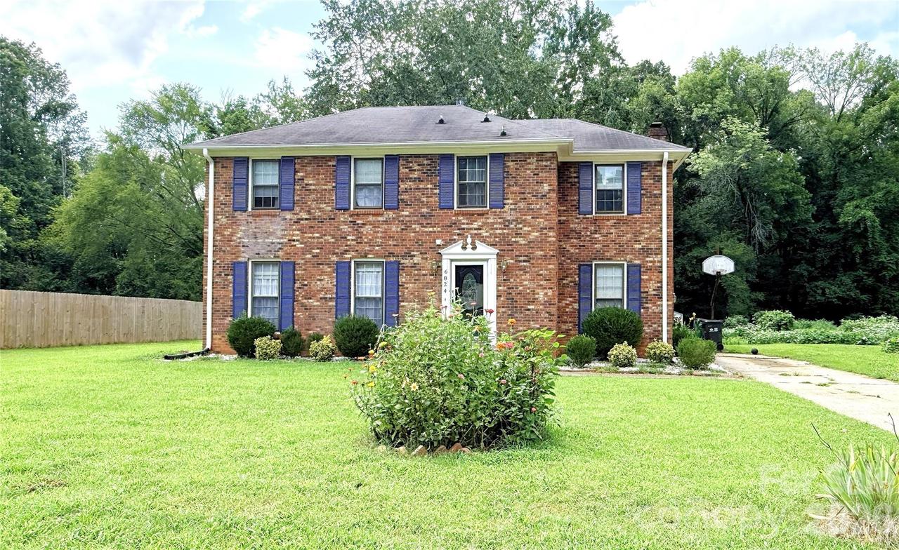 6824 Marlbrook Dr., Charlotte, NC 28212
