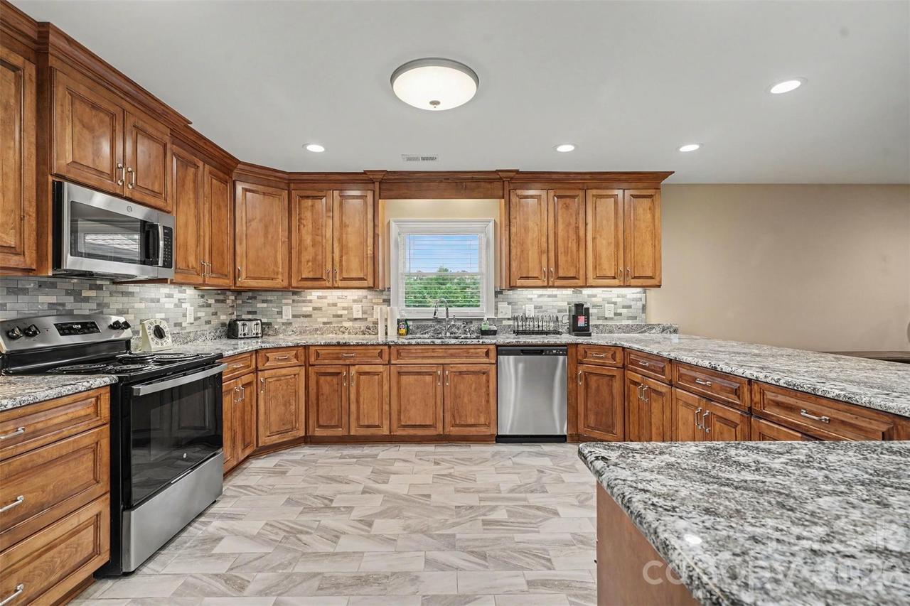 658 Hicks Hill Rd., Lawndale, NC 28090