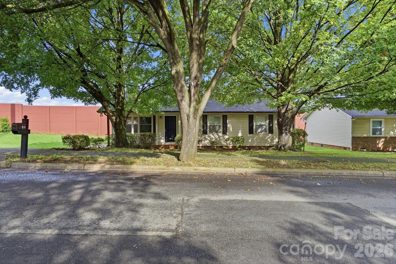 1501 Whisnant St., Charlotte, NC 28206