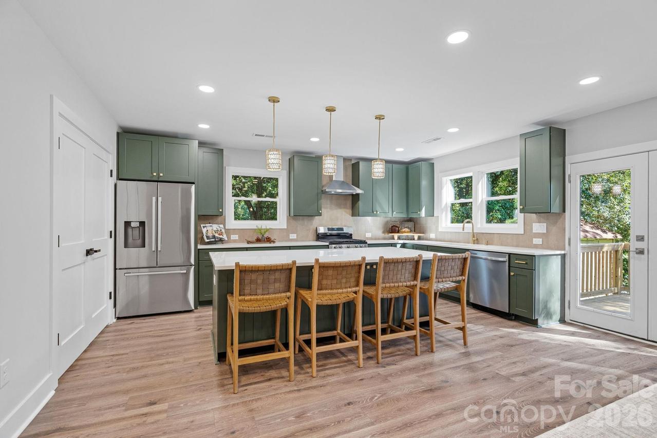 1949 Garibaldi Ave., Charlotte, NC 28208