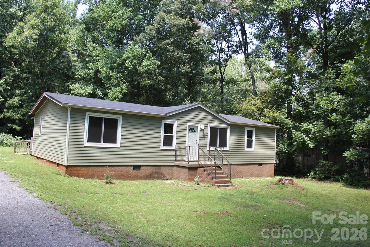 177 Hallmark Estates Dr., Statesville, NC 28625